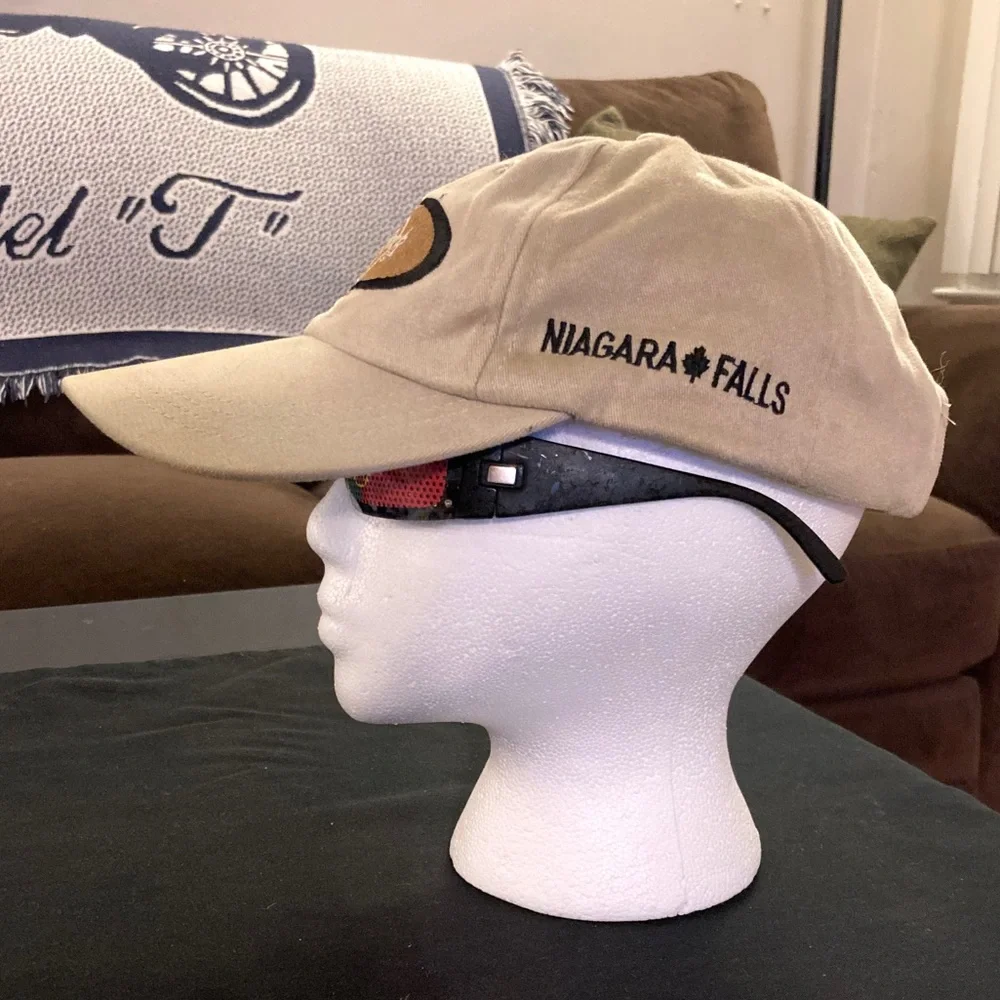 Vintage Hard Rock Cafe 🍁 Niagara Falls ‘Love All Serve All’ Hat - Picture 2 of 8